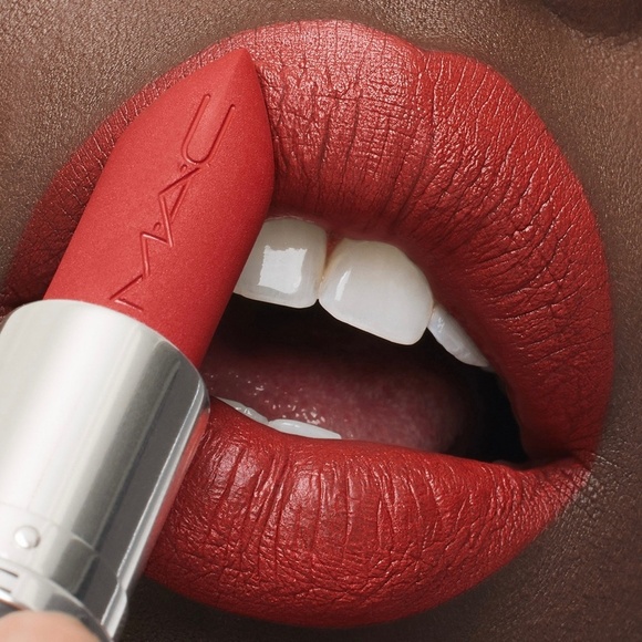 MAC Travel Exclusive - Dangerous Reds Lipstick Trio - Picture 5 of 11